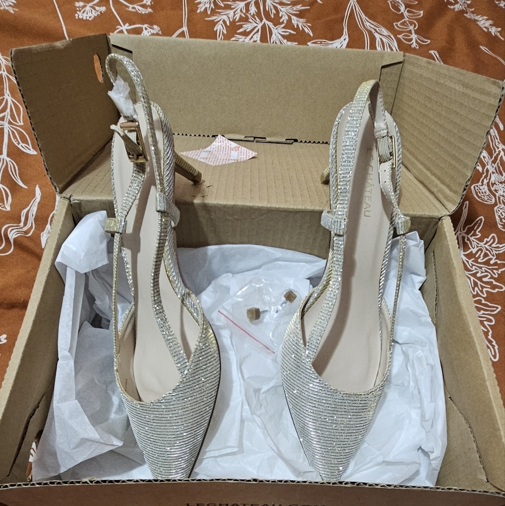 Le Chateau Silver kitten Heels
